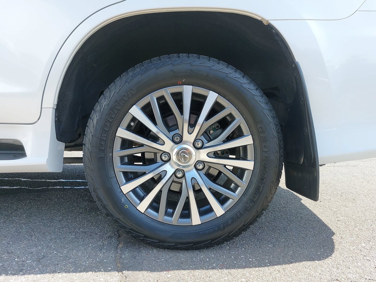 Used 2018 Lexus LX 570 4WD image 37