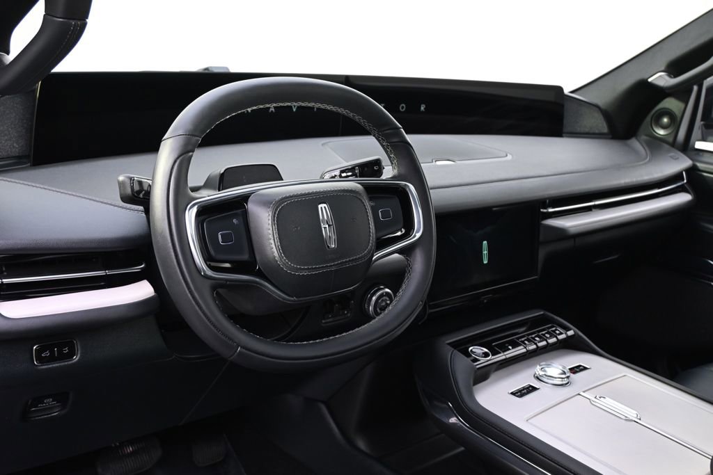 New 2025 Lincoln Navigator Reserve w/ Jet Appearance Package image 11