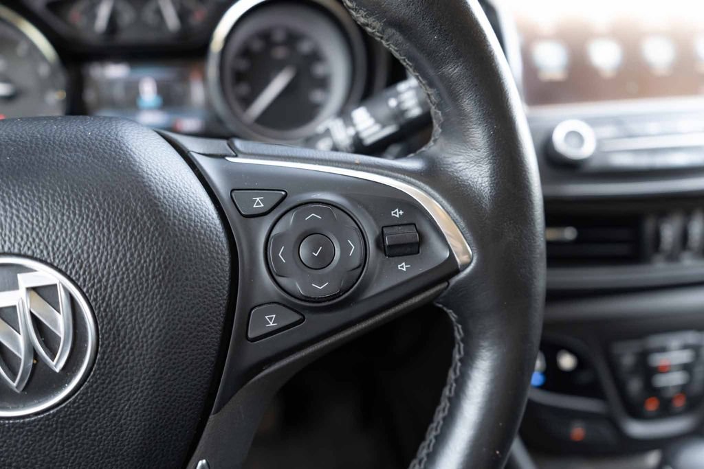Used 2019 Buick Envision Essence FWD image 20