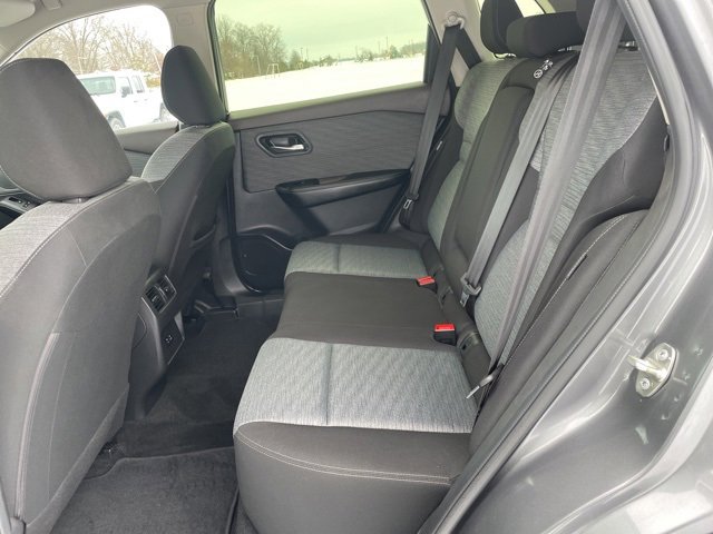 Used 2023 Nissan Rogue SV image 9