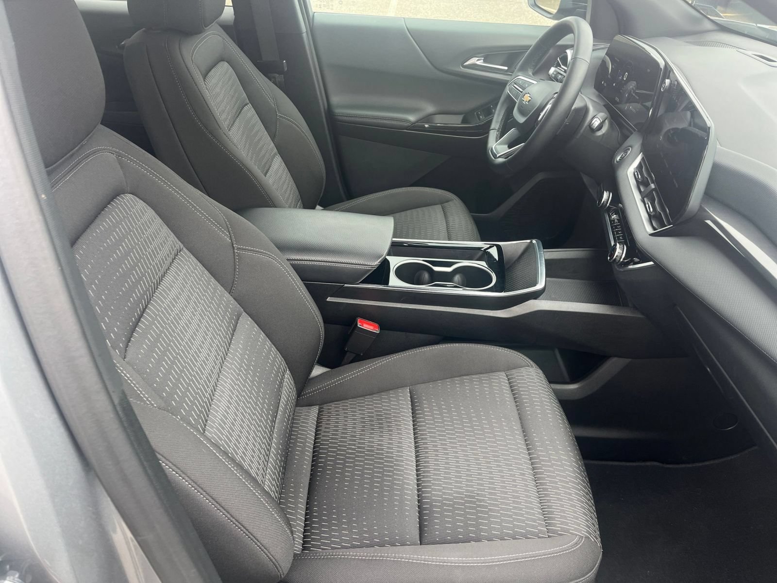 Used 2025 Chevrolet Equinox LT FWD image 31