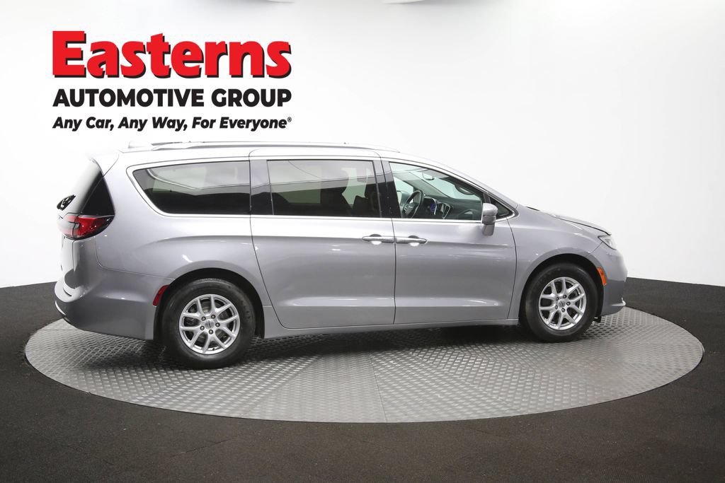 Used 2021 Chrysler Pacifica Touring-L FWD image 46