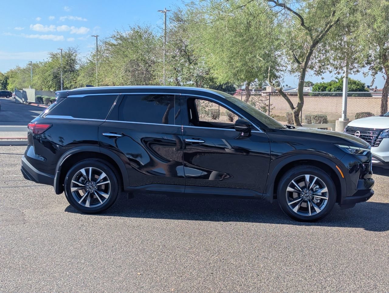 Certified 2023 INFINITI QX60 Luxe w/ Cargo Package image 8