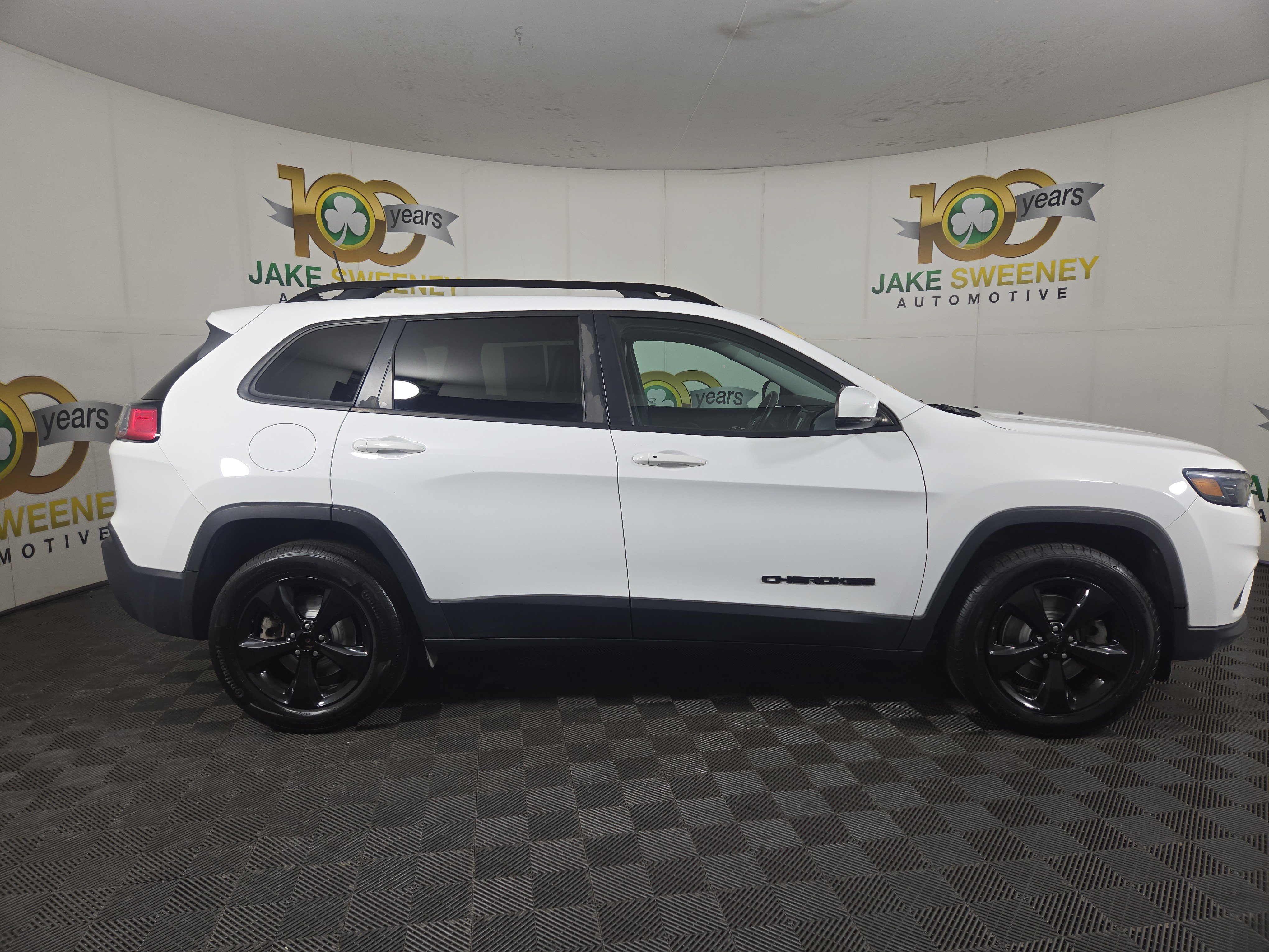 Used 2020 Jeep Cherokee Latitude Plus AWD/4WD image 11