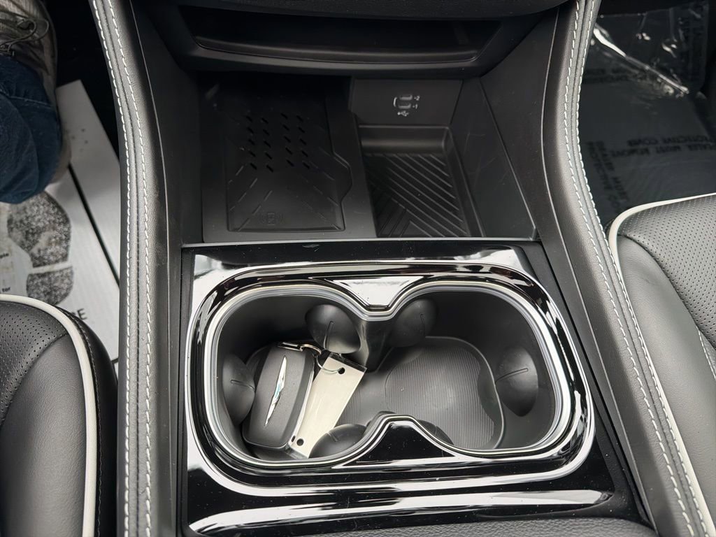 New 2026 Chrysler Pacifica Limited image 22