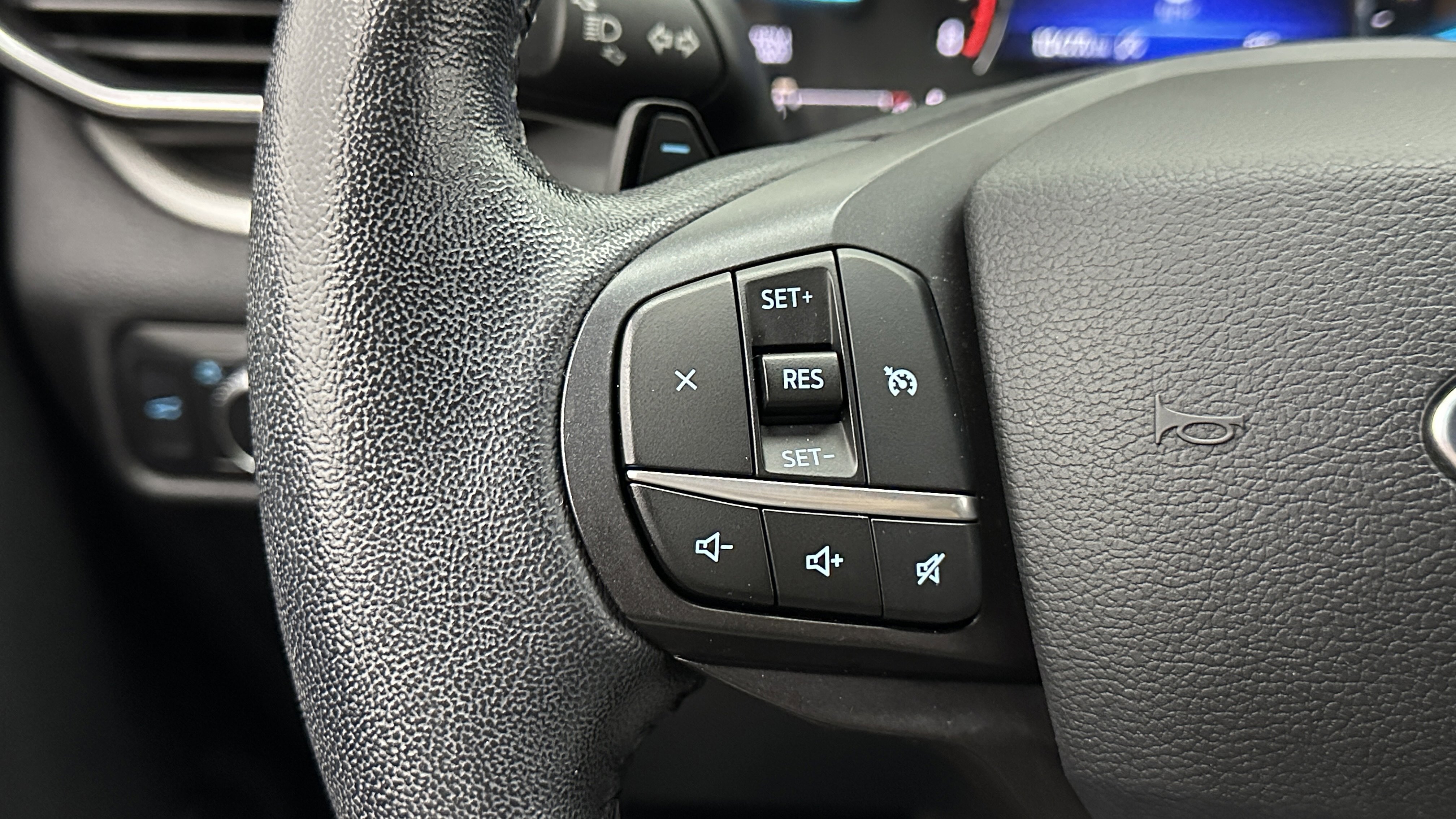 Used 2020 Ford Explorer XLT w/ Equipment Group 202A image 21