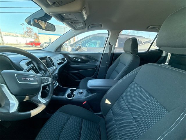 Used 2024 GMC Terrain SLE image 8