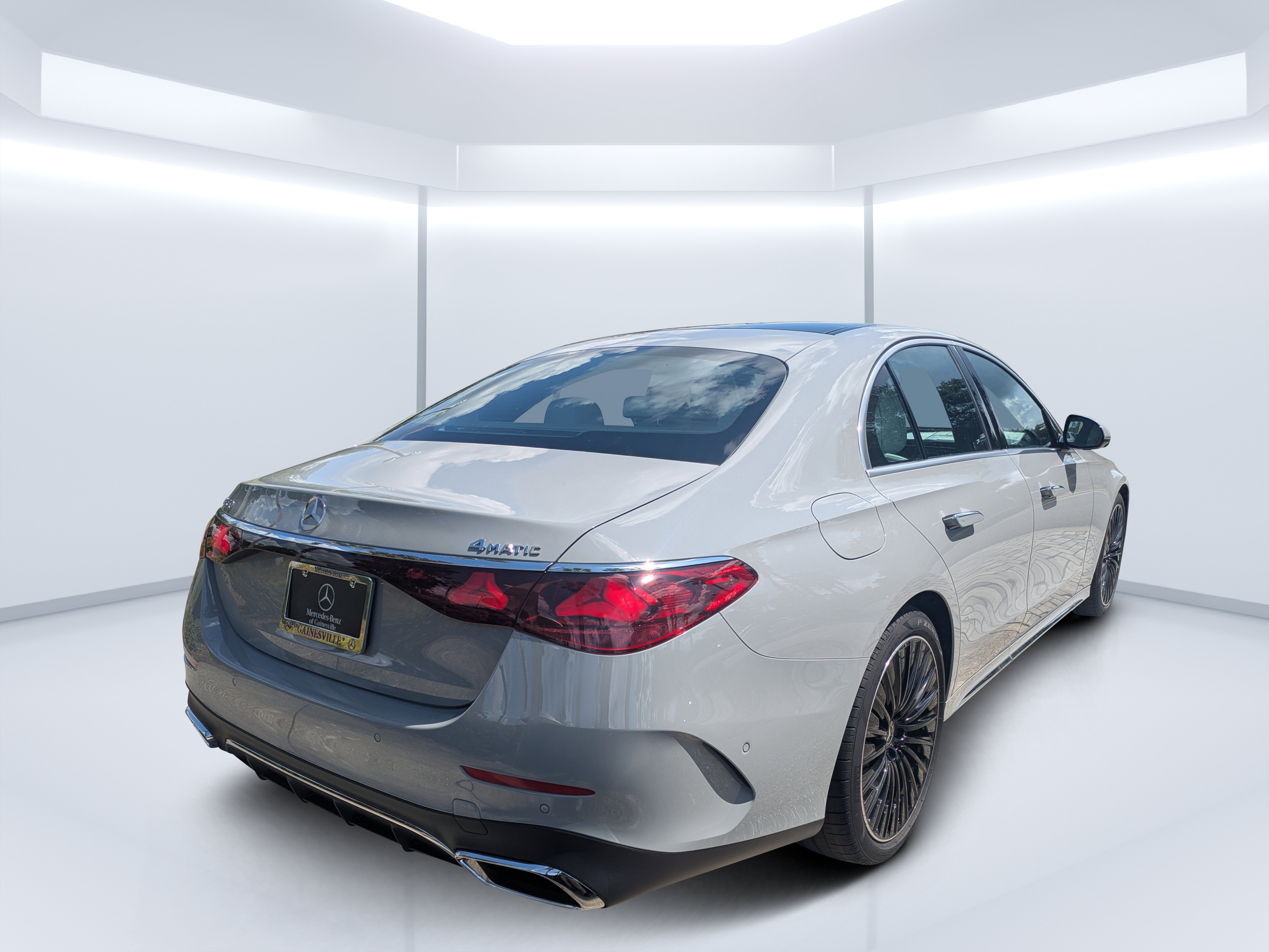 New 2027 Mercedes-Benz E 450 4MATIC Sedan image 3