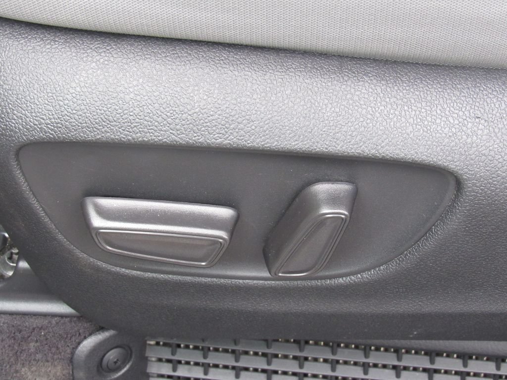Used 2024 Toyota Sienna LE AWD/4WD image 13