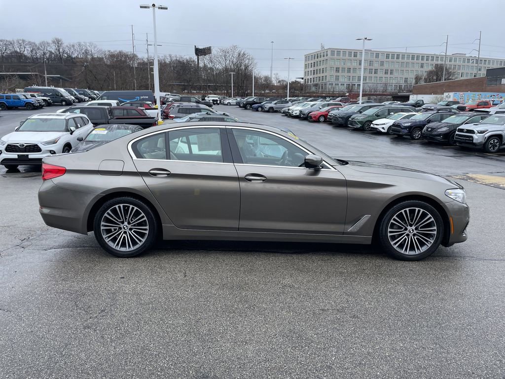 Used 2017 BMW 530i xDrive image 7