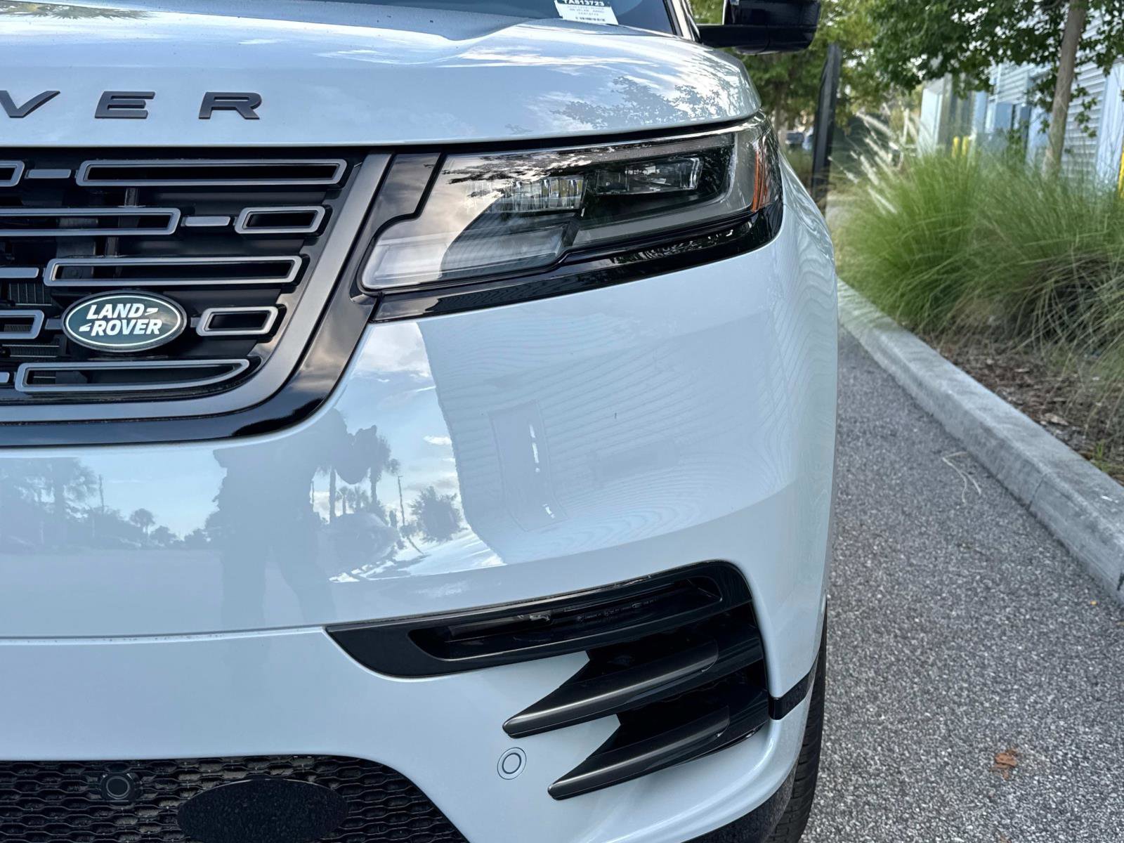 New 2026 Land Rover Range Rover Velar Dynamic SE image 9