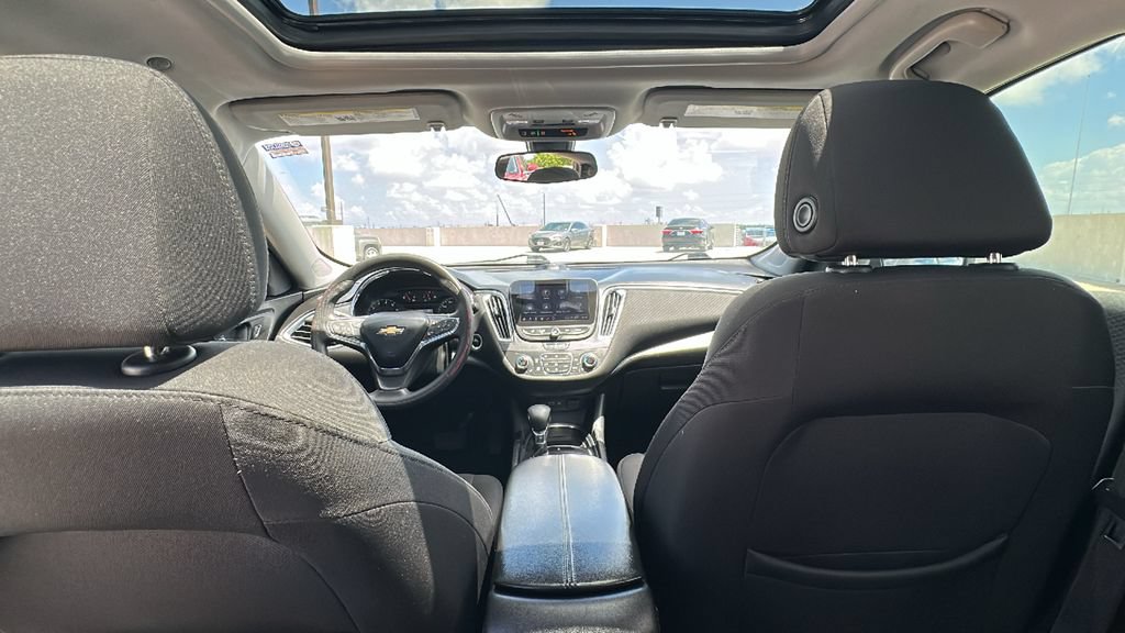 Used 2021 Chevrolet Malibu LT FWD image 29