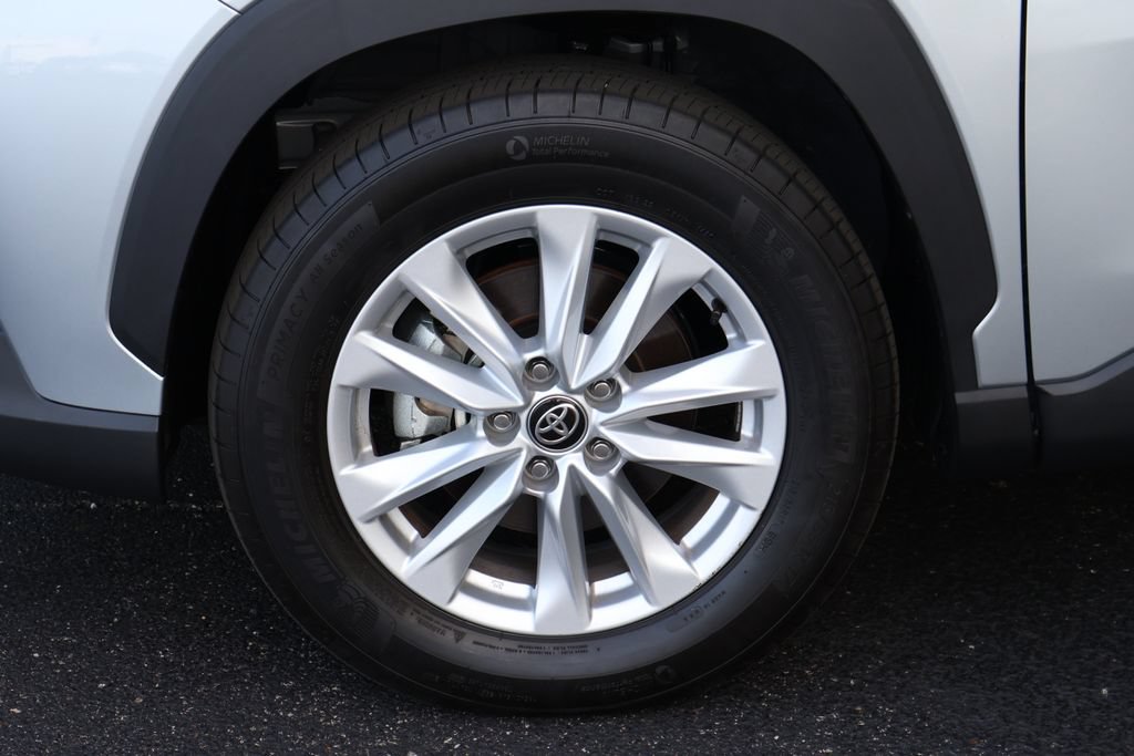 Used 2026 Toyota Corolla Cross LE FWD image 11