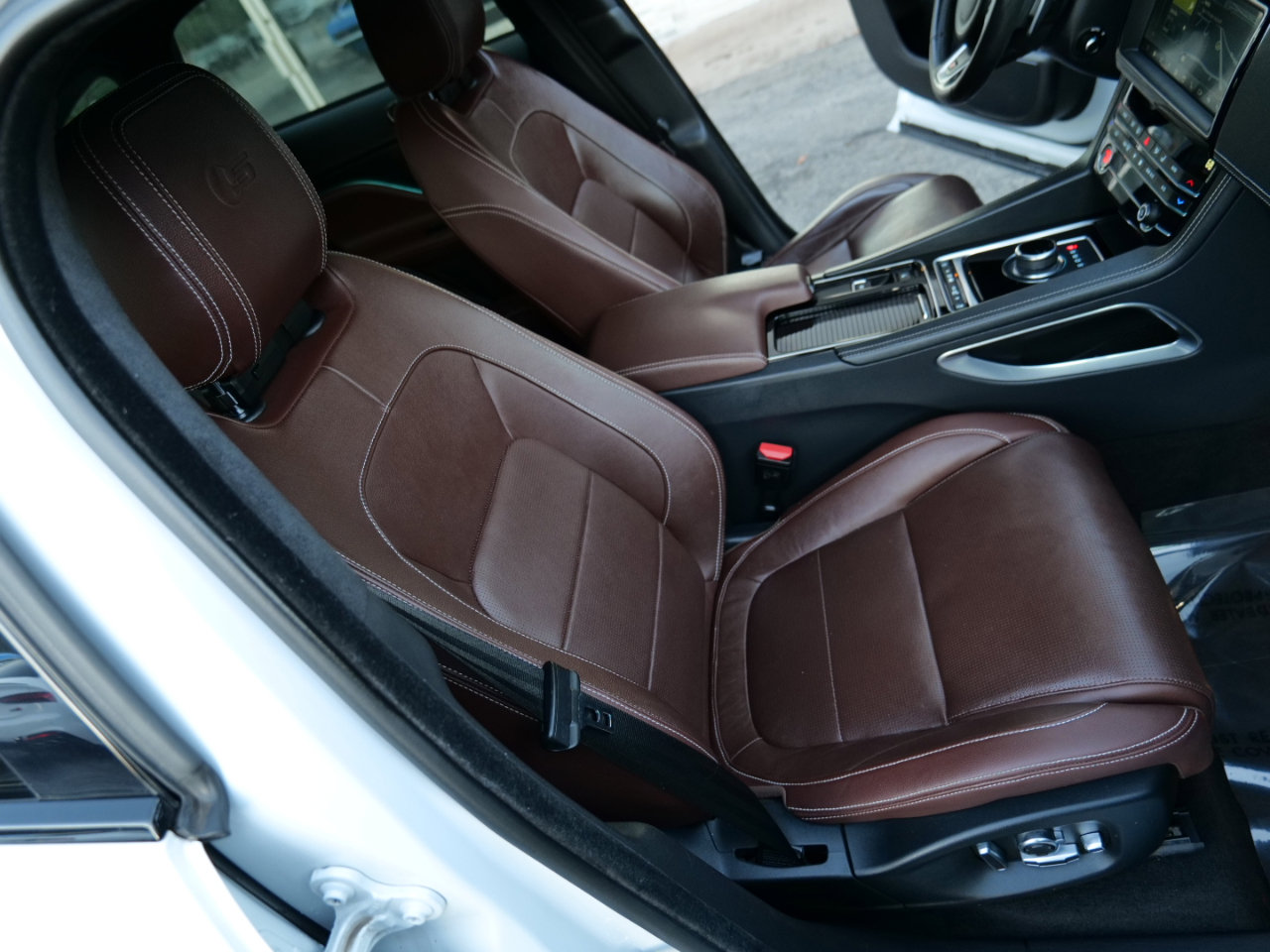 Used 2019 Jaguar F-PACE S image 36