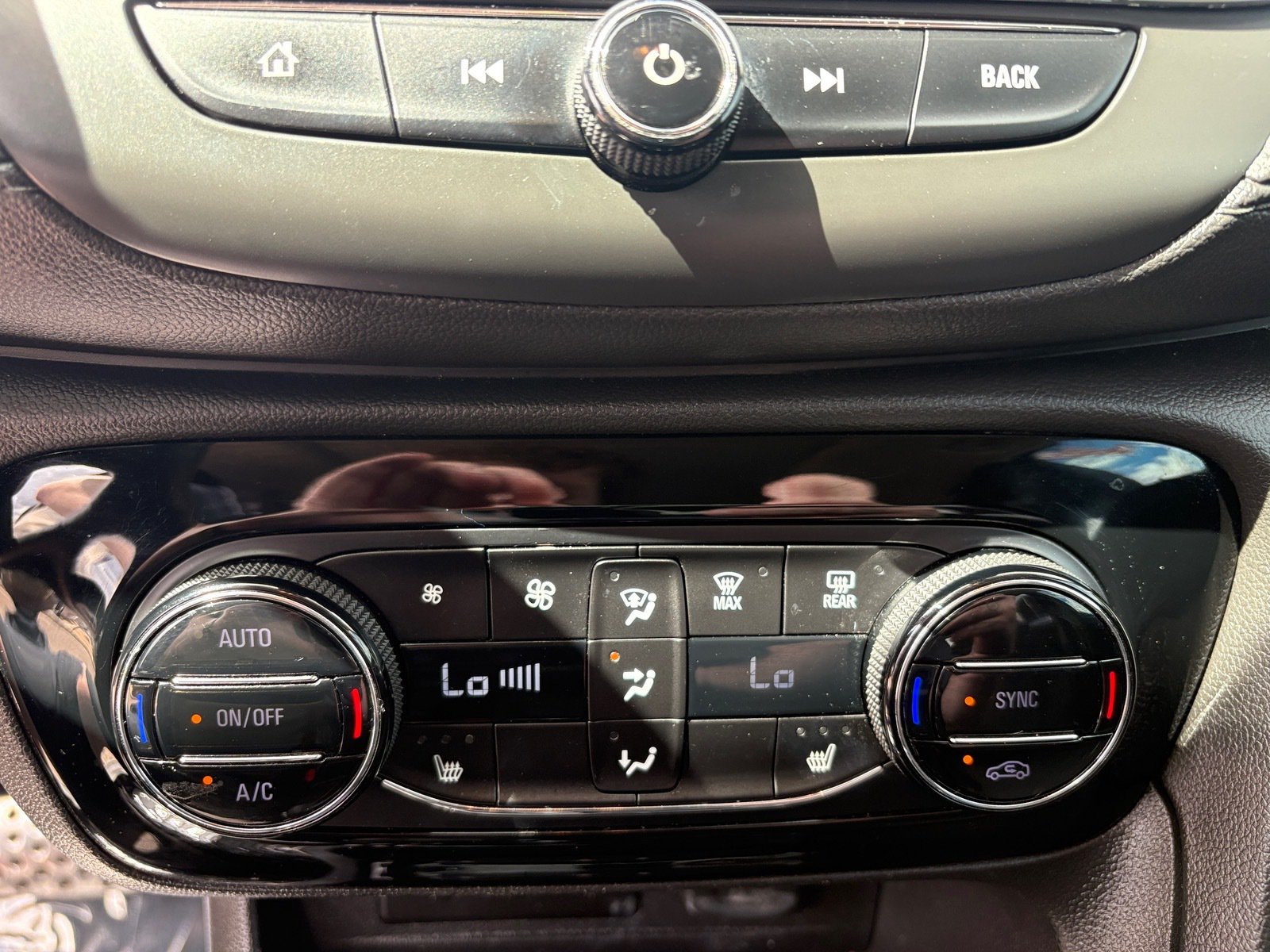 Used 2023 Buick Encore GX Select w/ Experience Buick Package FWD image 26