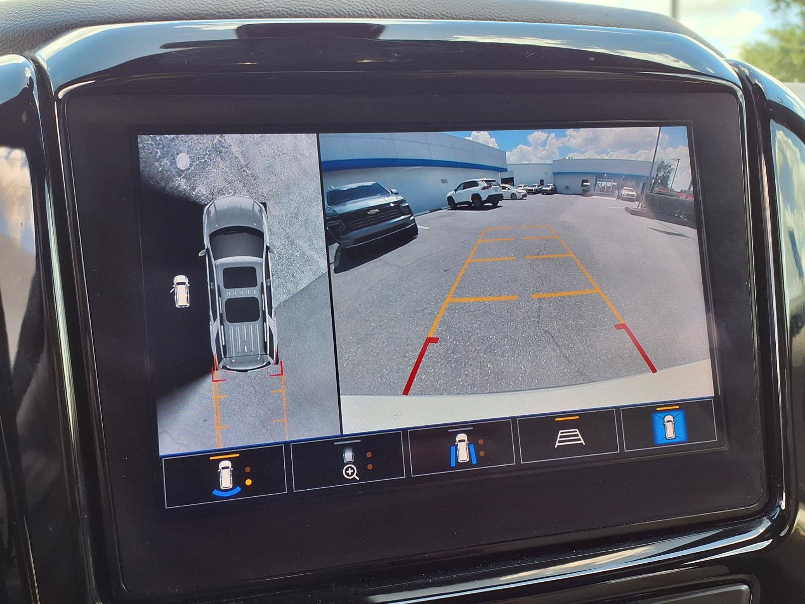 Certified 2023 Chevrolet Traverse Premier FWD image 11
