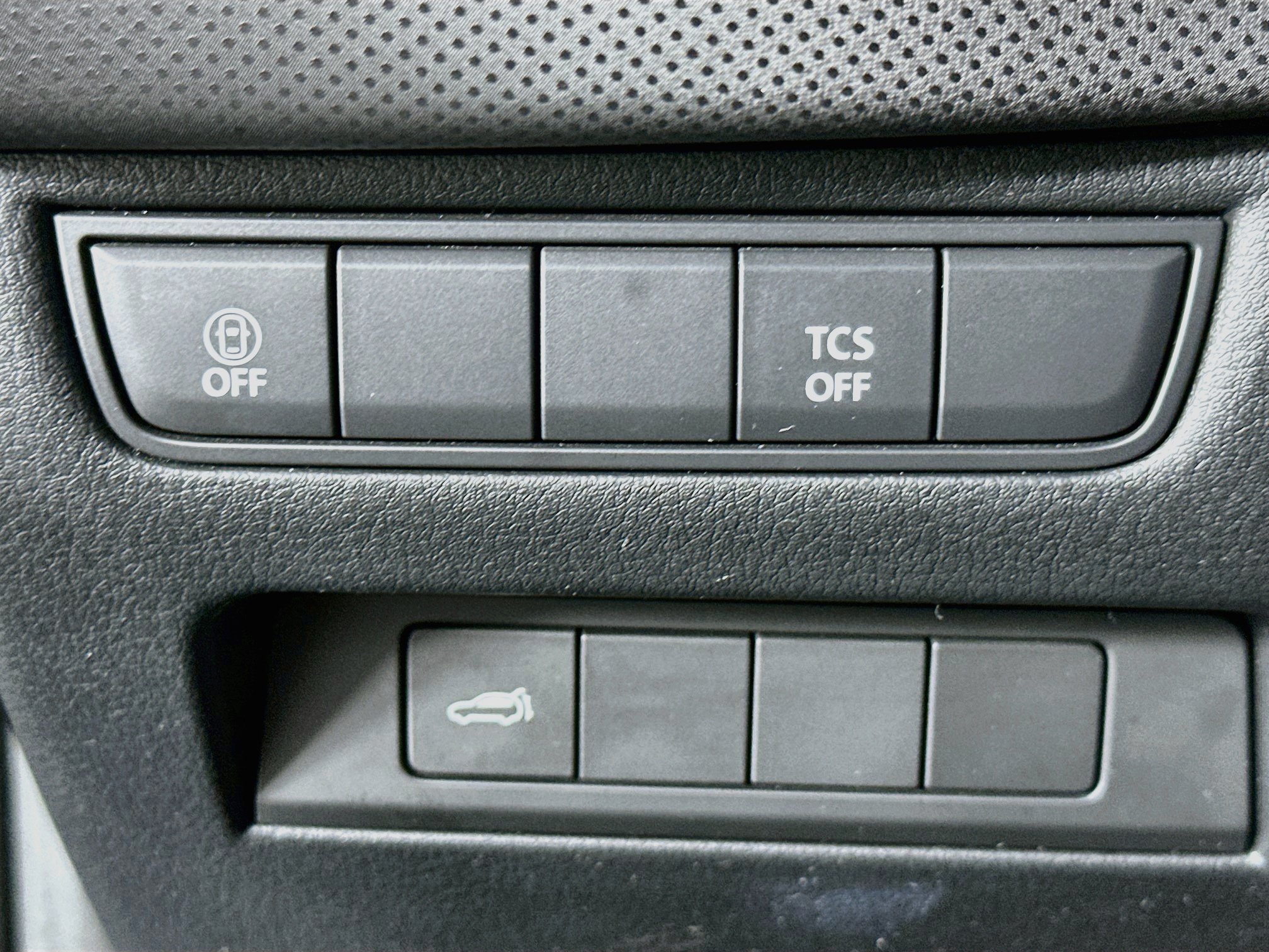 Used 2025 MAZDA CX-50 AWD 2.5 S w/ Premium Package image 17