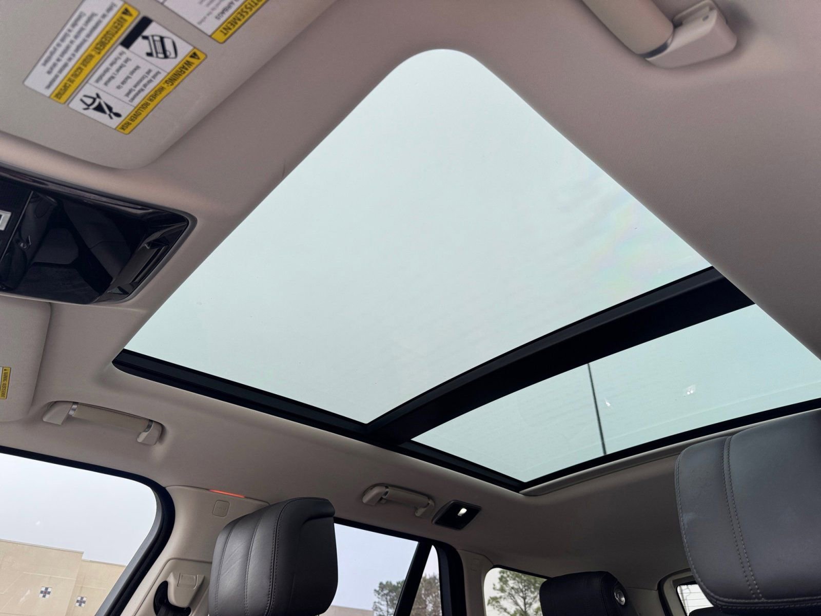 Used 2018 Land Rover Range Rover HSE image 31