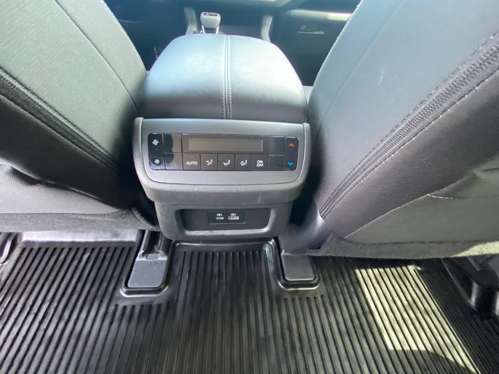 Used 2025 Nissan Pathfinder SV FWD image 25