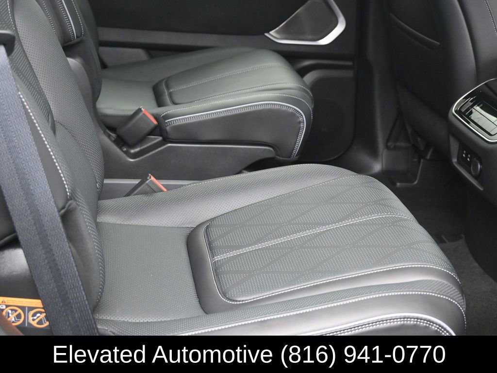 Used 2025 INFINITI QX80 Sensory image 11
