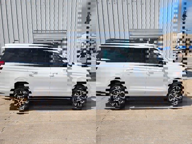 New 2025 Ford Expedition Max Active image 5