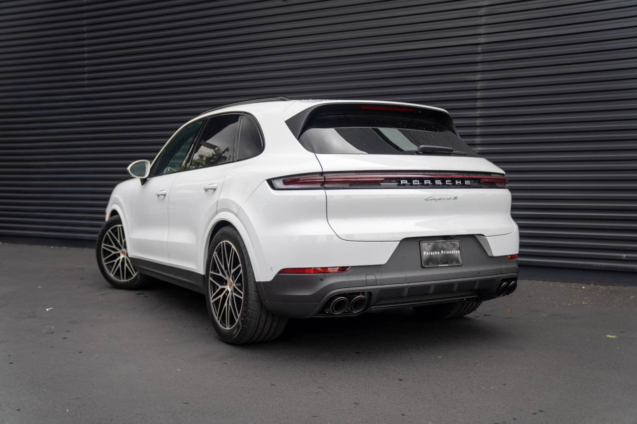 New 2026 Porsche Cayenne S AWD/4WD image 3