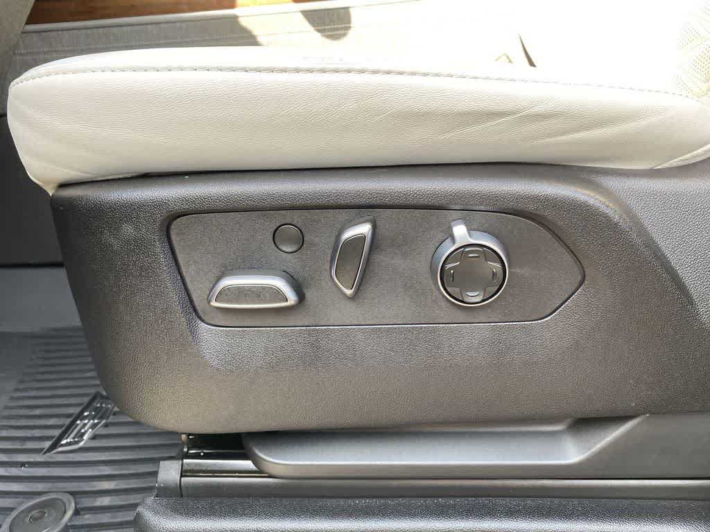 Used 2025 Cadillac Escalade Premium Luxury Platinum w/ LPO, Floor Liner Package AWD/4WD image 16