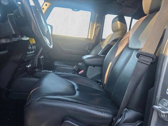 Used 2017 Jeep Wrangler Unlimited Sahara image 12