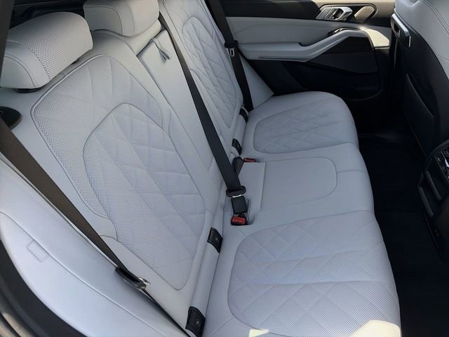Used 2026 BMW X5 xDrive40i w/ Premium Package AWD/4WD image 14