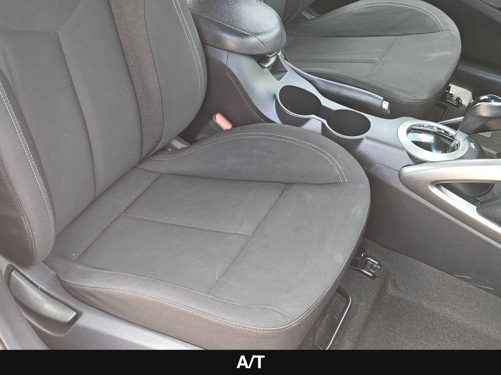 Used 2017 Hyundai Veloster Value Edition FWD image 31