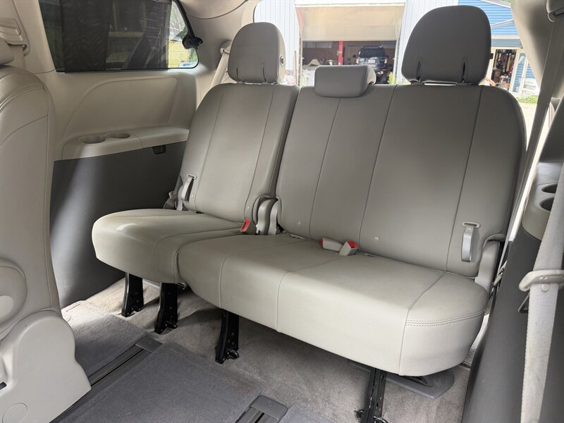 Used 2015 Toyota Sienna XLE w/ XLE Navigation Package AWD/4WD image 48