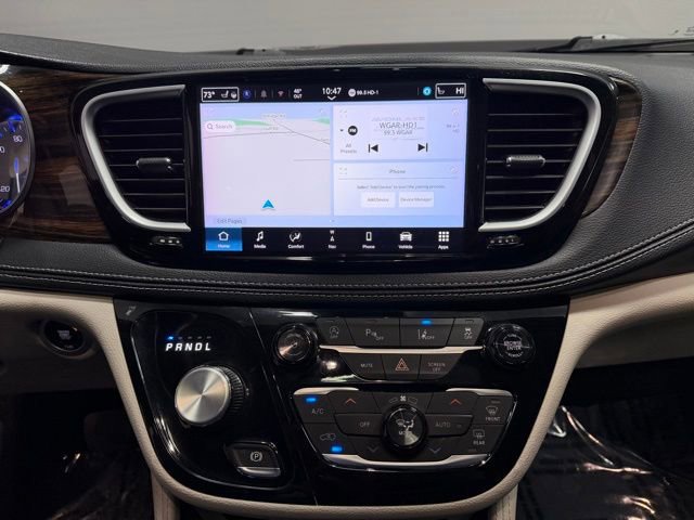 Used 2024 Chrysler Pacifica Limited image 28