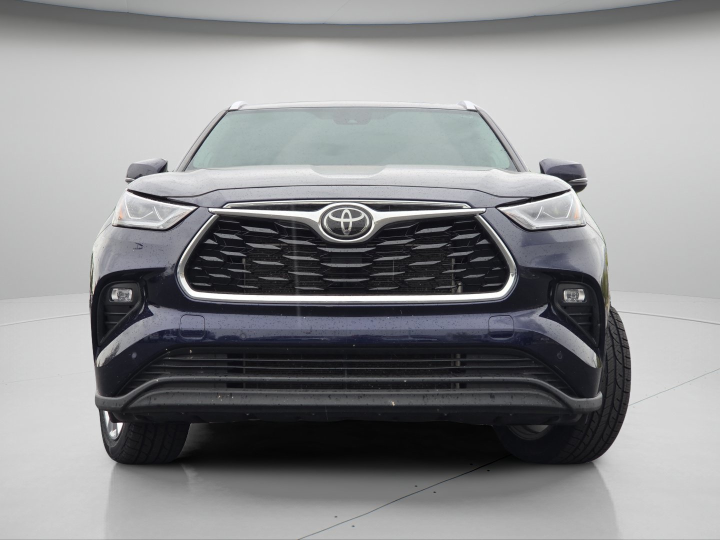 Used 2024 Toyota Highlander Limited AWD/4WD image 3