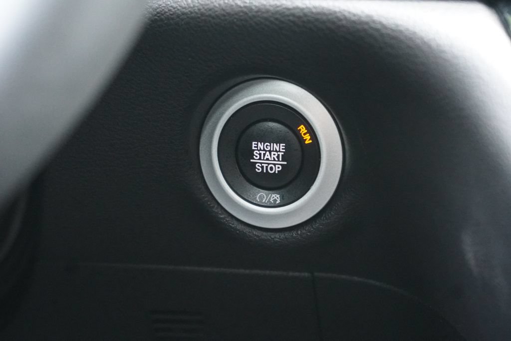 Used 2025 Chrysler Pacifica Select FWD image 20
