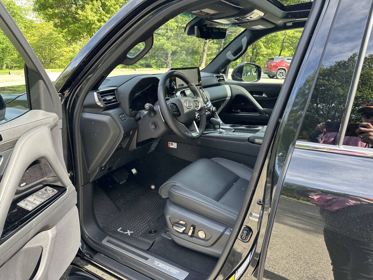 Used 2026 Lexus LX 700h Luxury AWD/4WD image 14