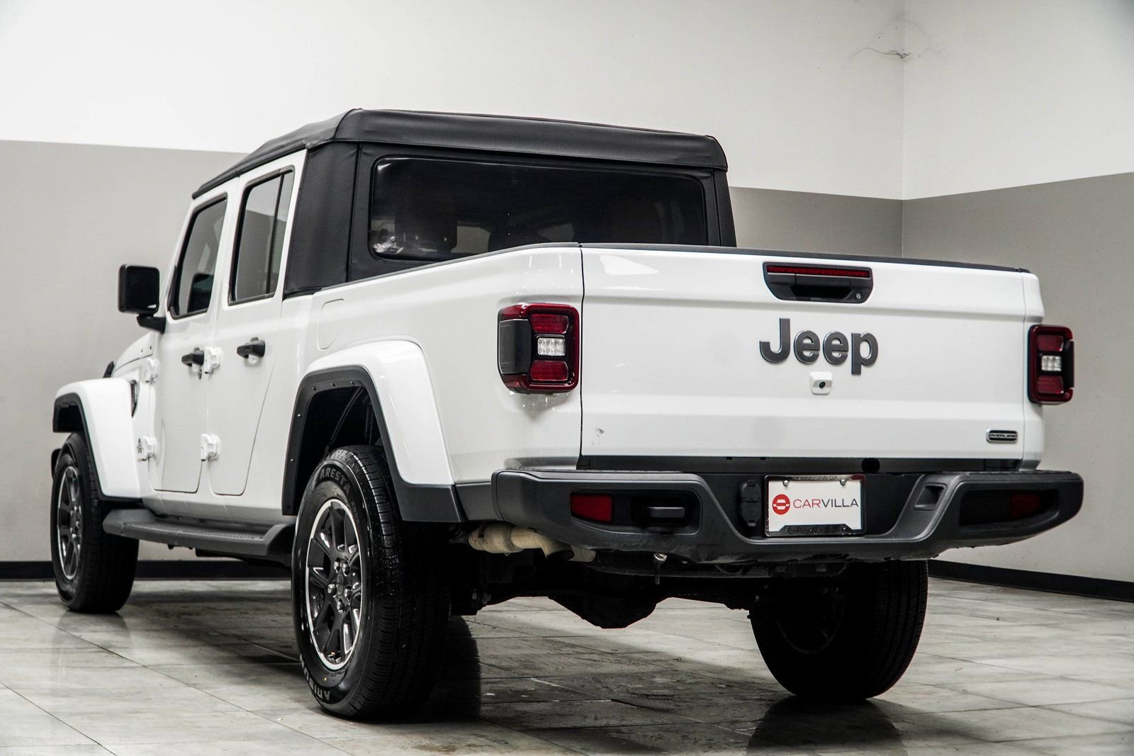 Used 2023 Jeep Gladiator Overland w/ LED Lighting Group image 9