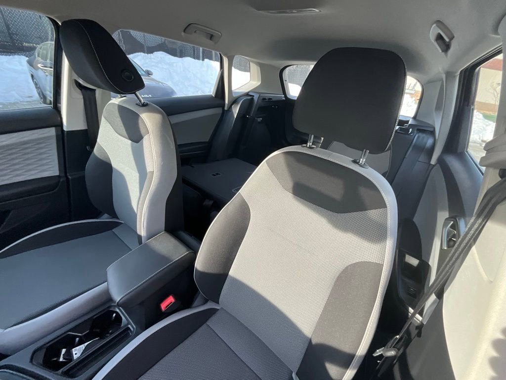 Used 2023 Volkswagen Taos S image 9