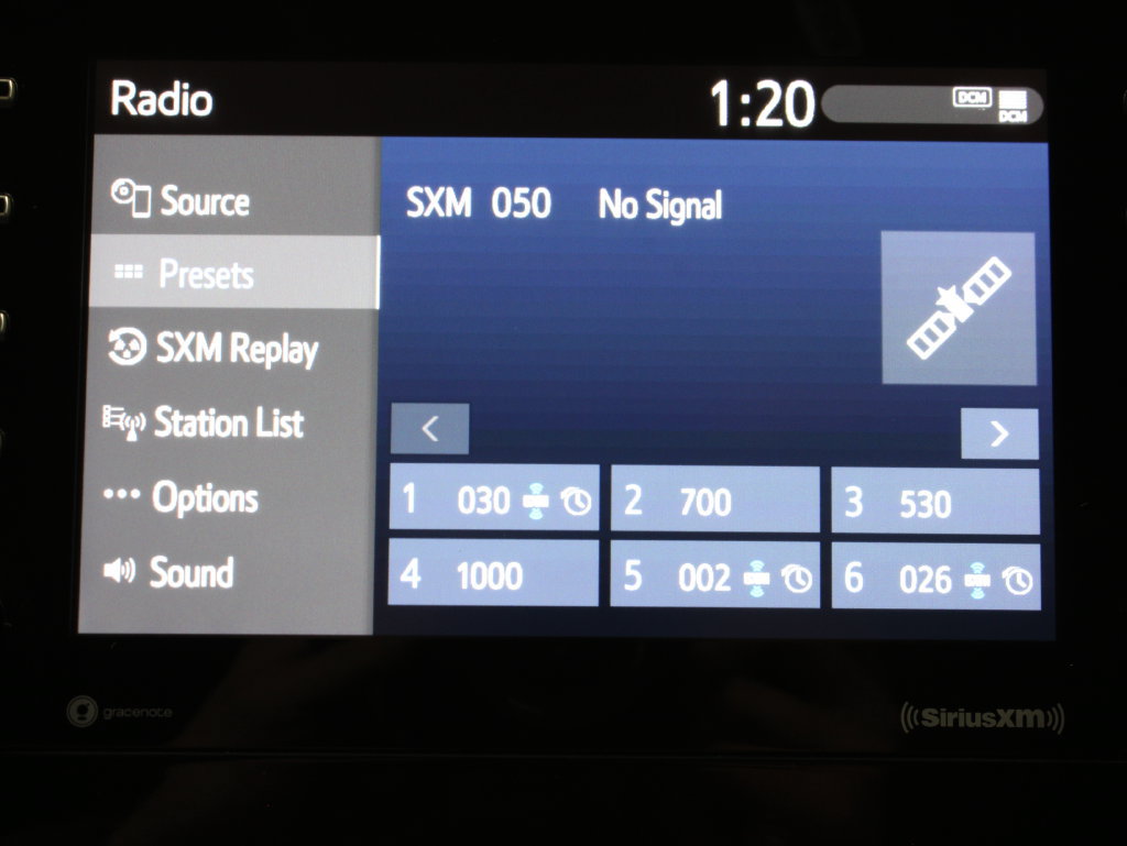 Used 2022 Toyota Camry SE FWD image 18