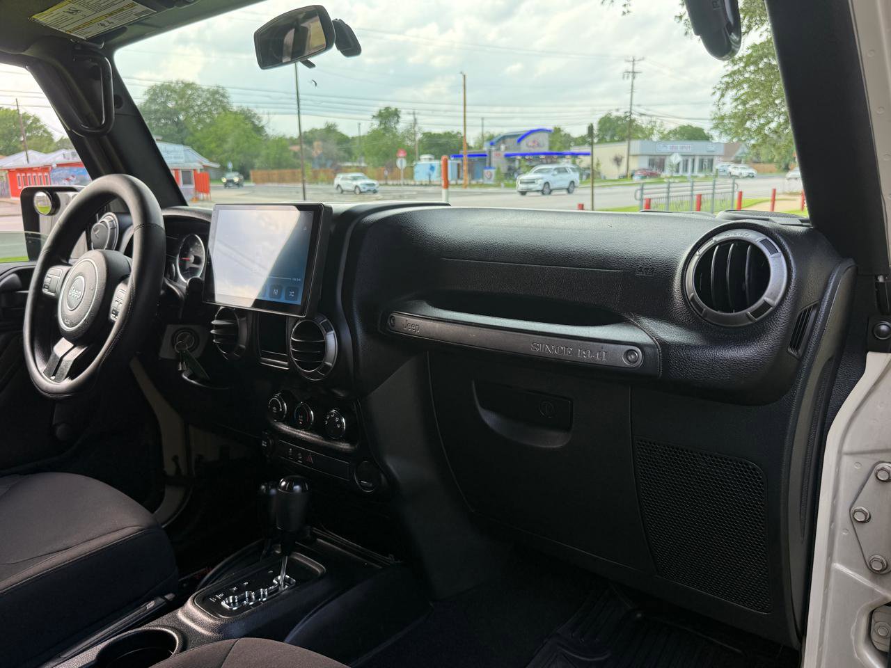 Used 2017 Jeep Wrangler Unlimited Sport image 15