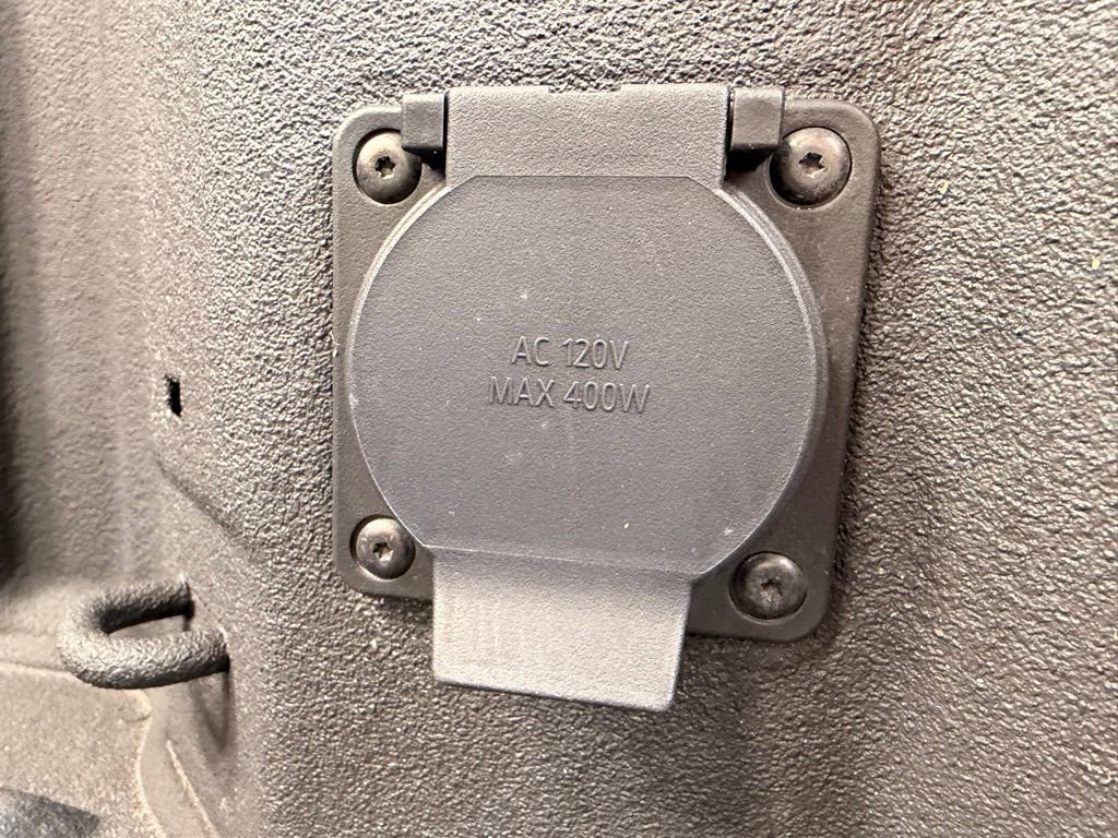 Used 2024 GMC Sierra 1500 SLE w/ Preferred Package image 9