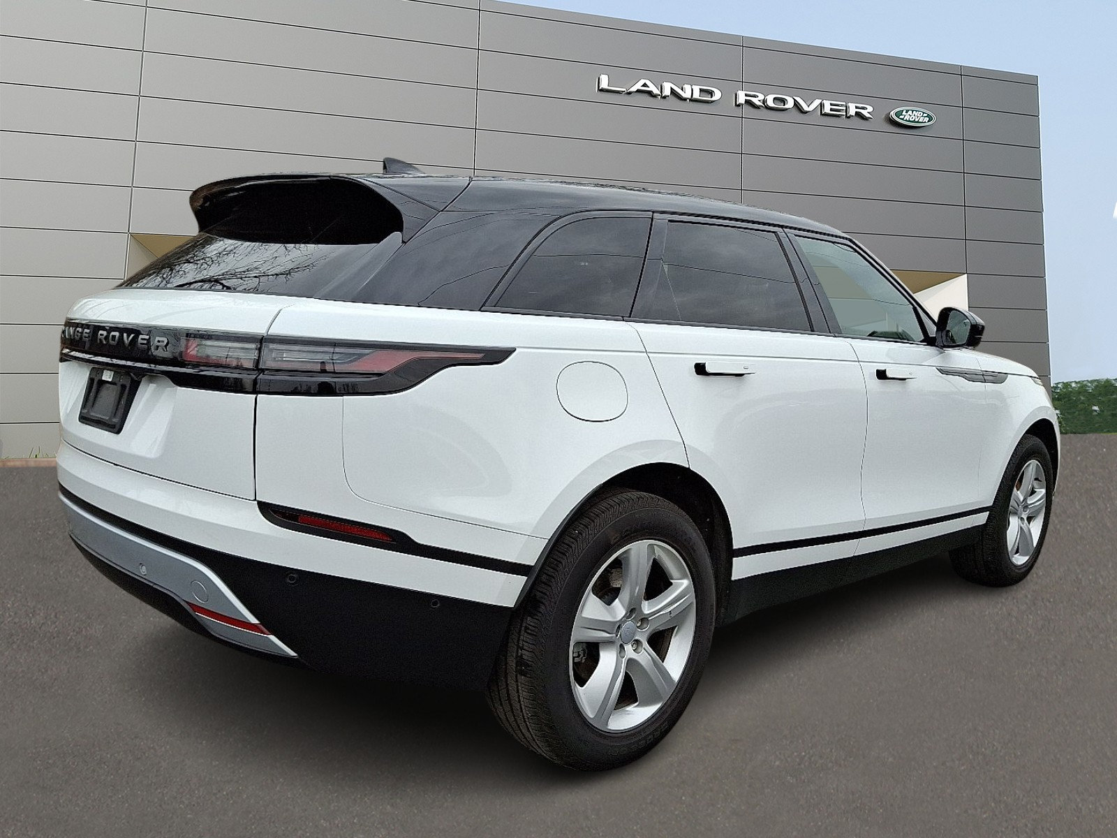 Used 2026 Land Rover Range Rover Velar S AWD/4WD image 2