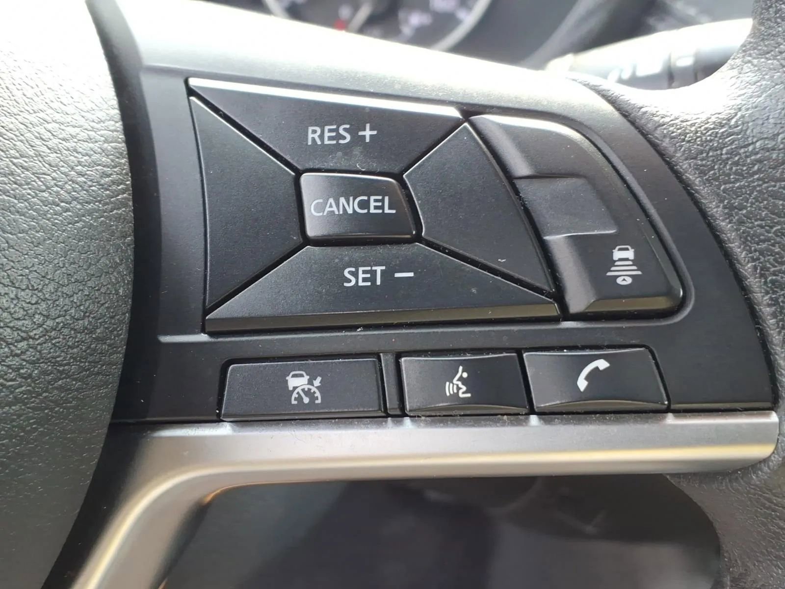 Used 2024 Nissan Sentra SV FWD image 28
