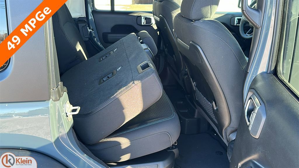 Used 2025 Jeep Wrangler Unlimited Rubicon 4xe image 31