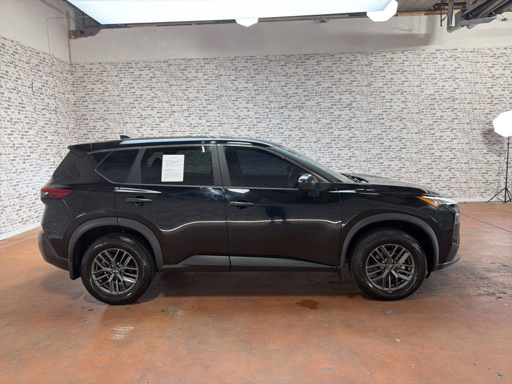 Used 2023 Nissan Rogue S FWD image 8