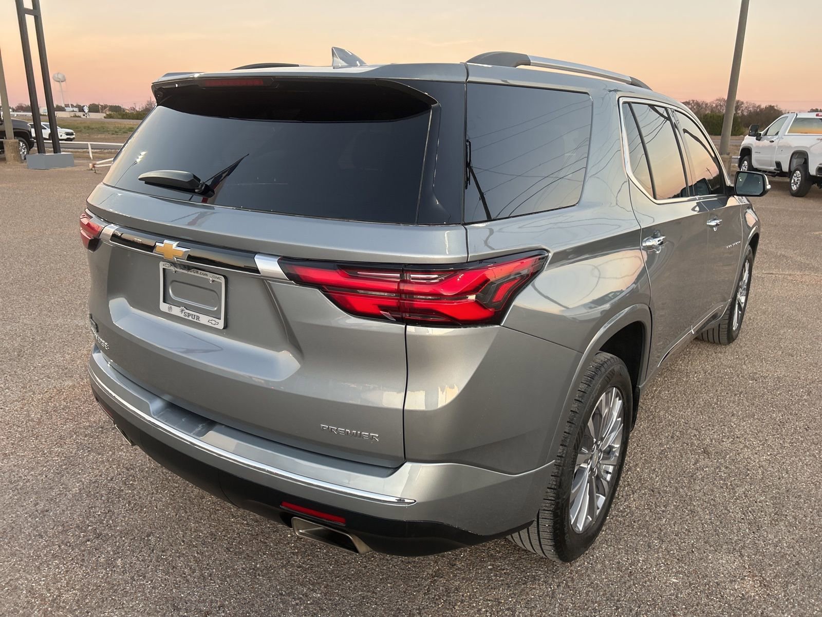 Used 2023 Chevrolet Traverse Premier w/ LPO, Cargo Package image 5