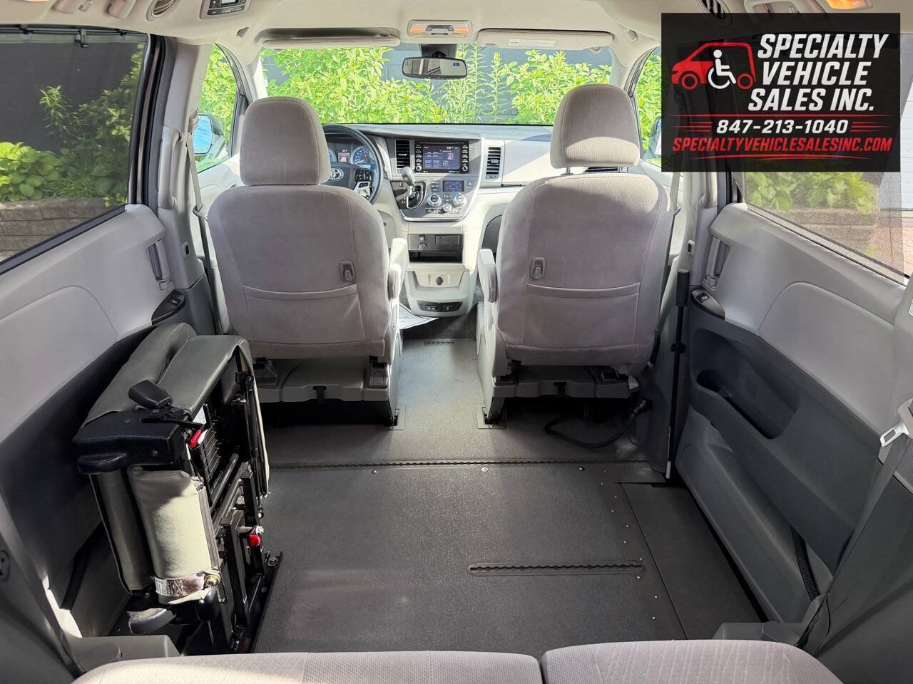 Used 2018 Toyota Sienna LE FWD image 25