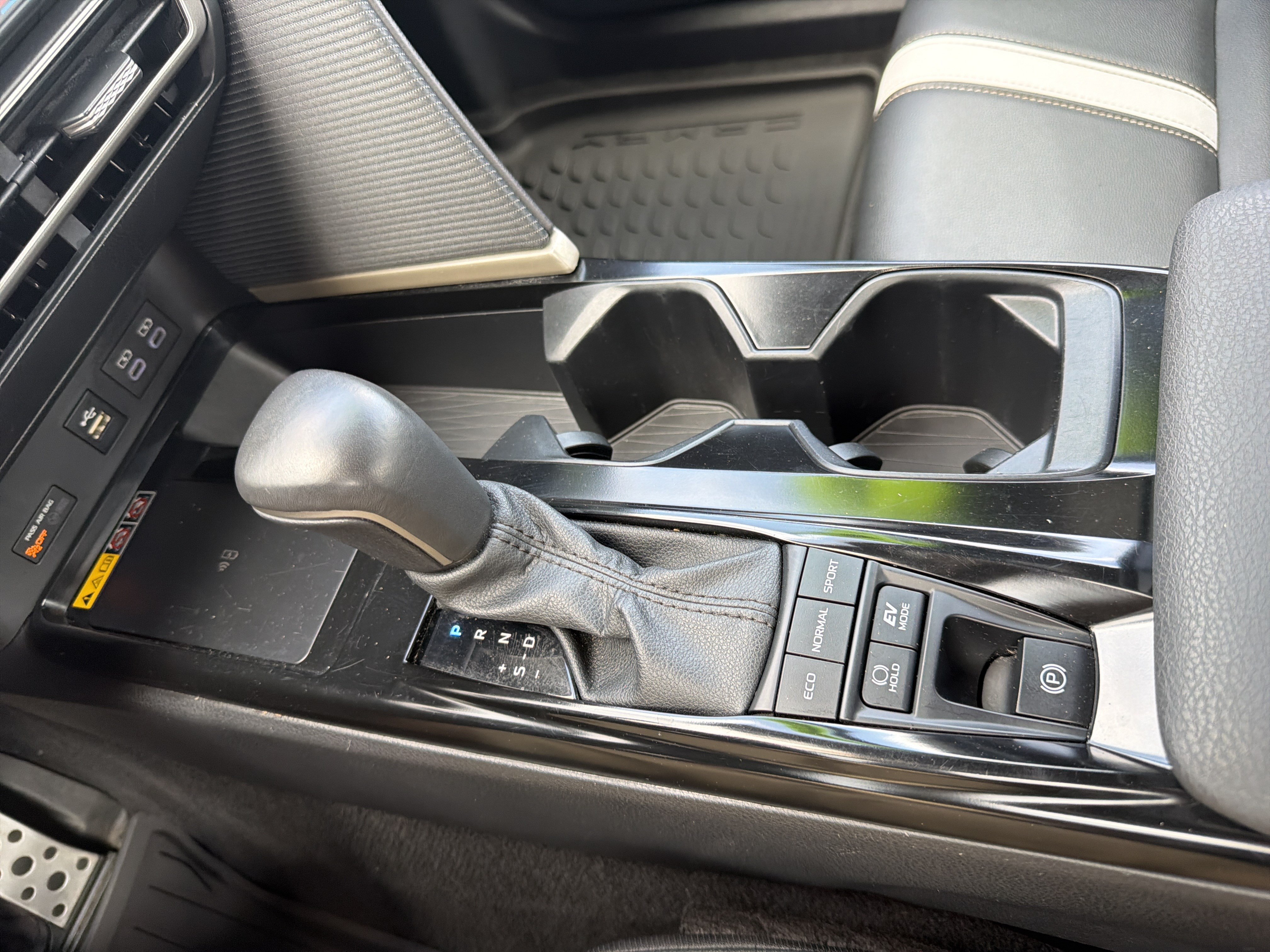Certified 2025 Toyota Camry SE FWD image 8