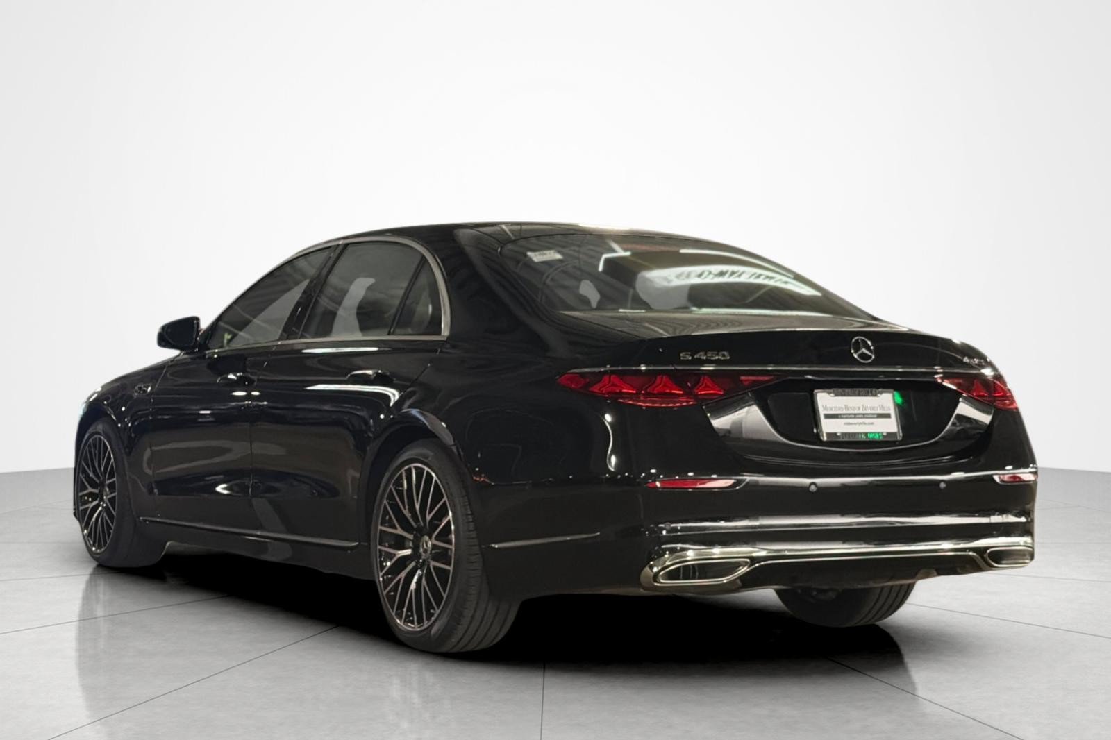 New 2027 Mercedes-Benz S 580 4MATIC Sedan image 3