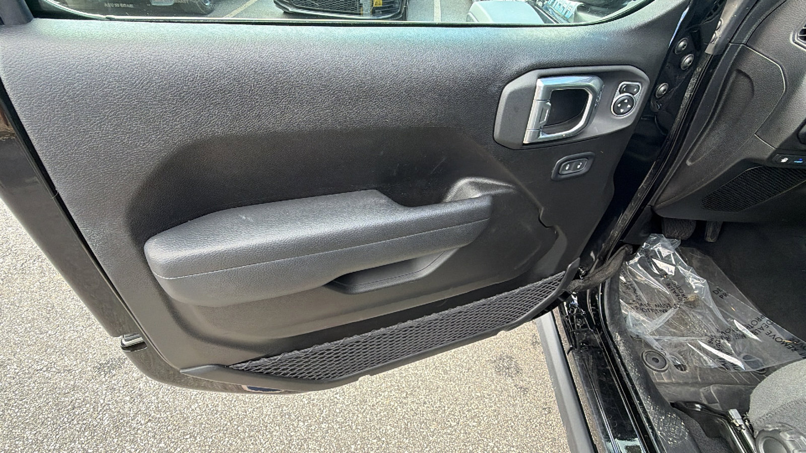 Used 2025 Jeep Wrangler Willys 4xe image 14