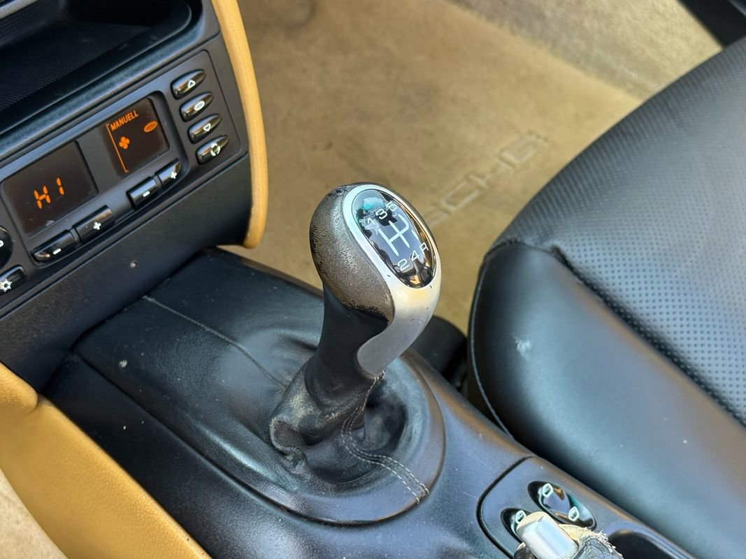 Used 2000 Porsche Boxster image 10